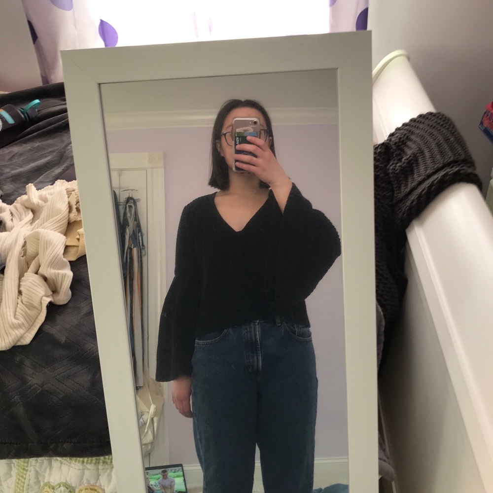 Black free people sweater